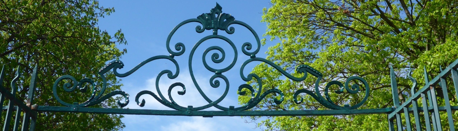 Gittertoraufsatz Nr. 64 Gittertoraufsatz Nr. 64, Sanierung durch Schmiedetechnik Steiner