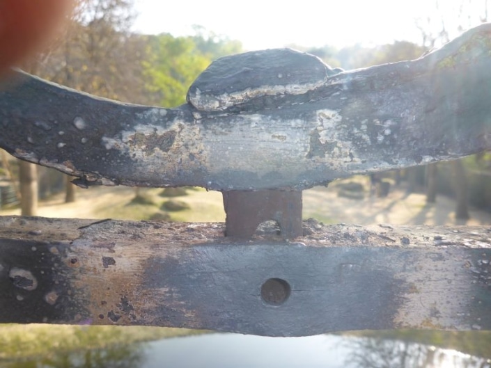 Aufhebeln des Zierkopfkeiles. Aufsatz 60. Aufhebeln des Zierkopfkeiles. Aufsatz 60.