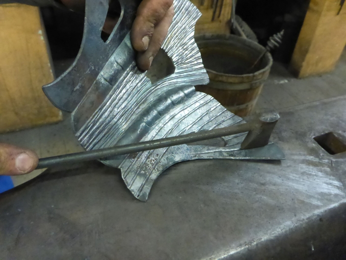 Rillen einschmieden Rillen einschmieden