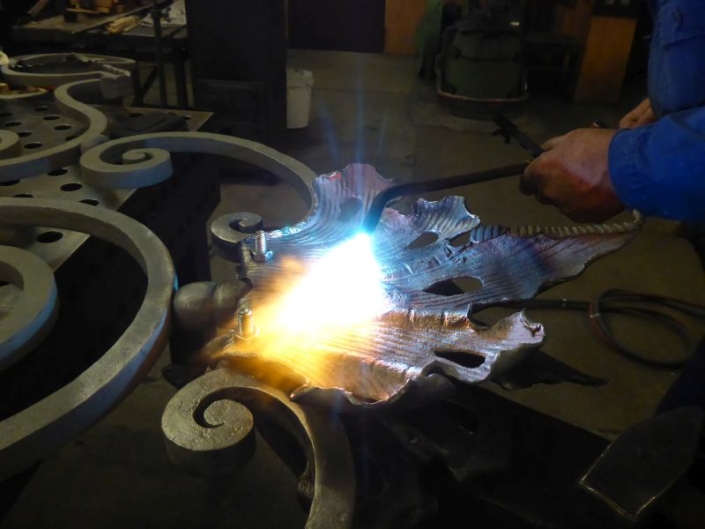 Wärmen des Nietzapfens Wärmen des Nietzapfens